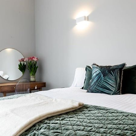 Beautiful 4 Bed Flat In Perfect Central Location กลาสโกว์ ภายนอก รูปภาพ