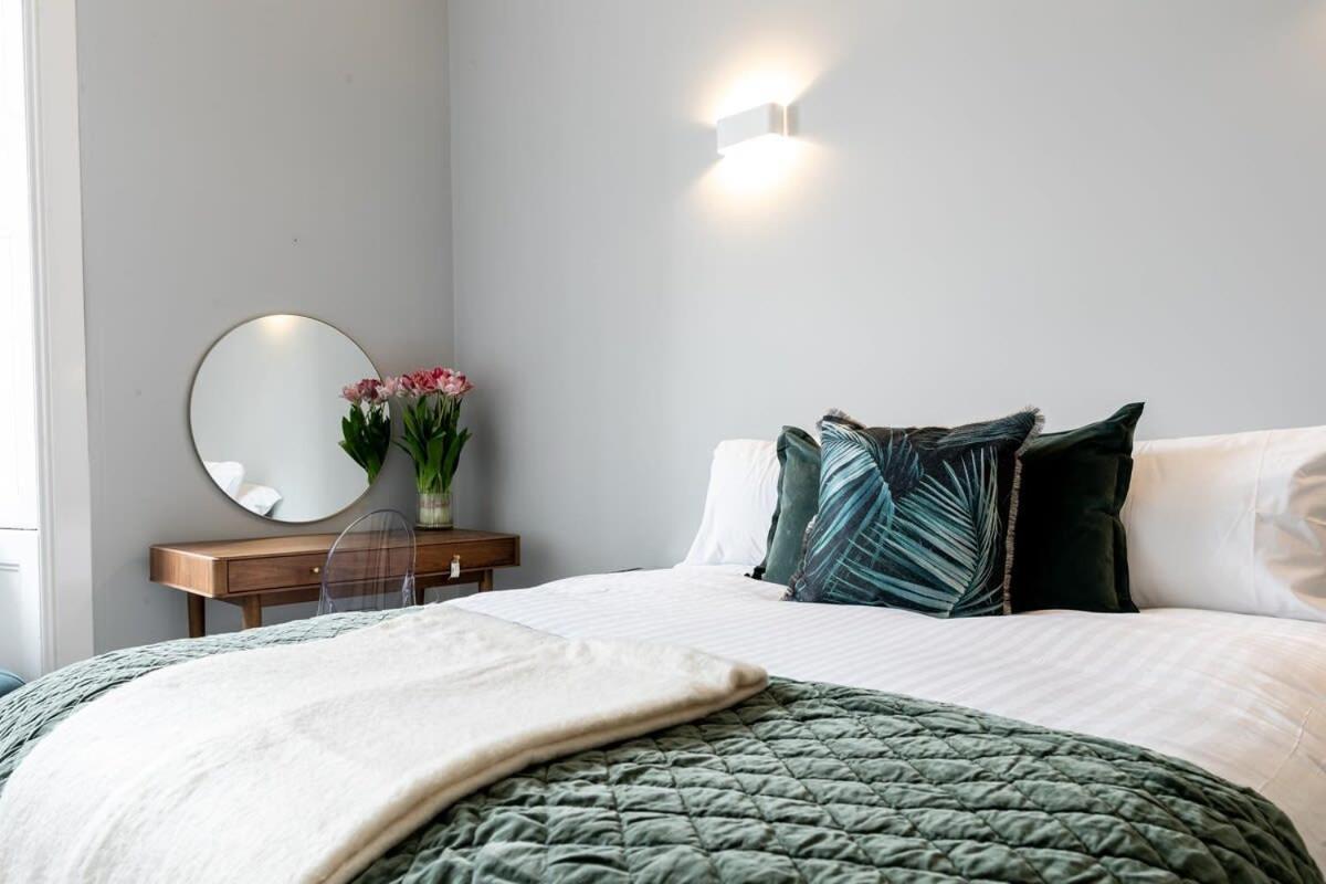 Beautiful 4 Bed Flat In Perfect Central Location กลาสโกว์ ภายนอก รูปภาพ