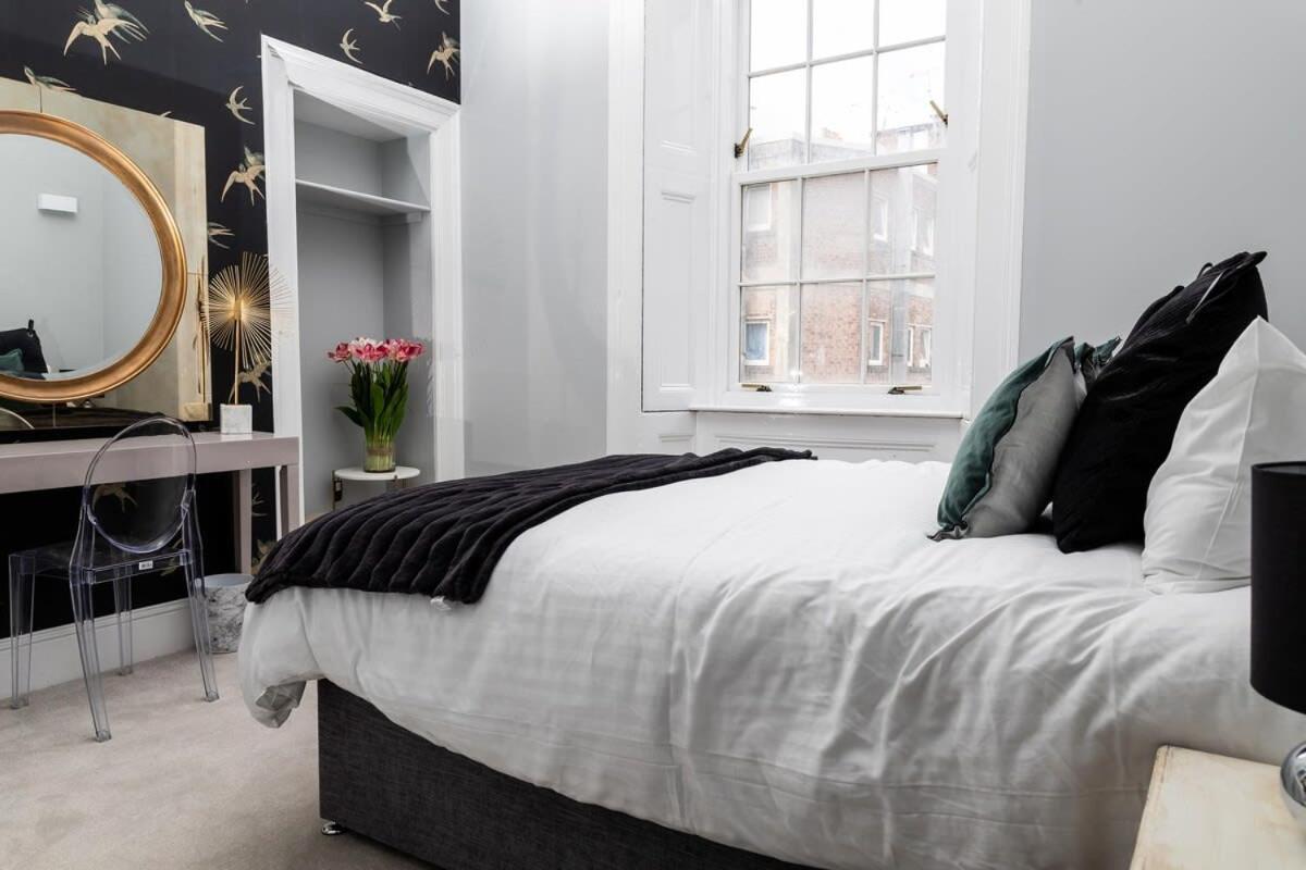 Beautiful 4 Bed Flat In Perfect Central Location กลาสโกว์ ภายนอก รูปภาพ