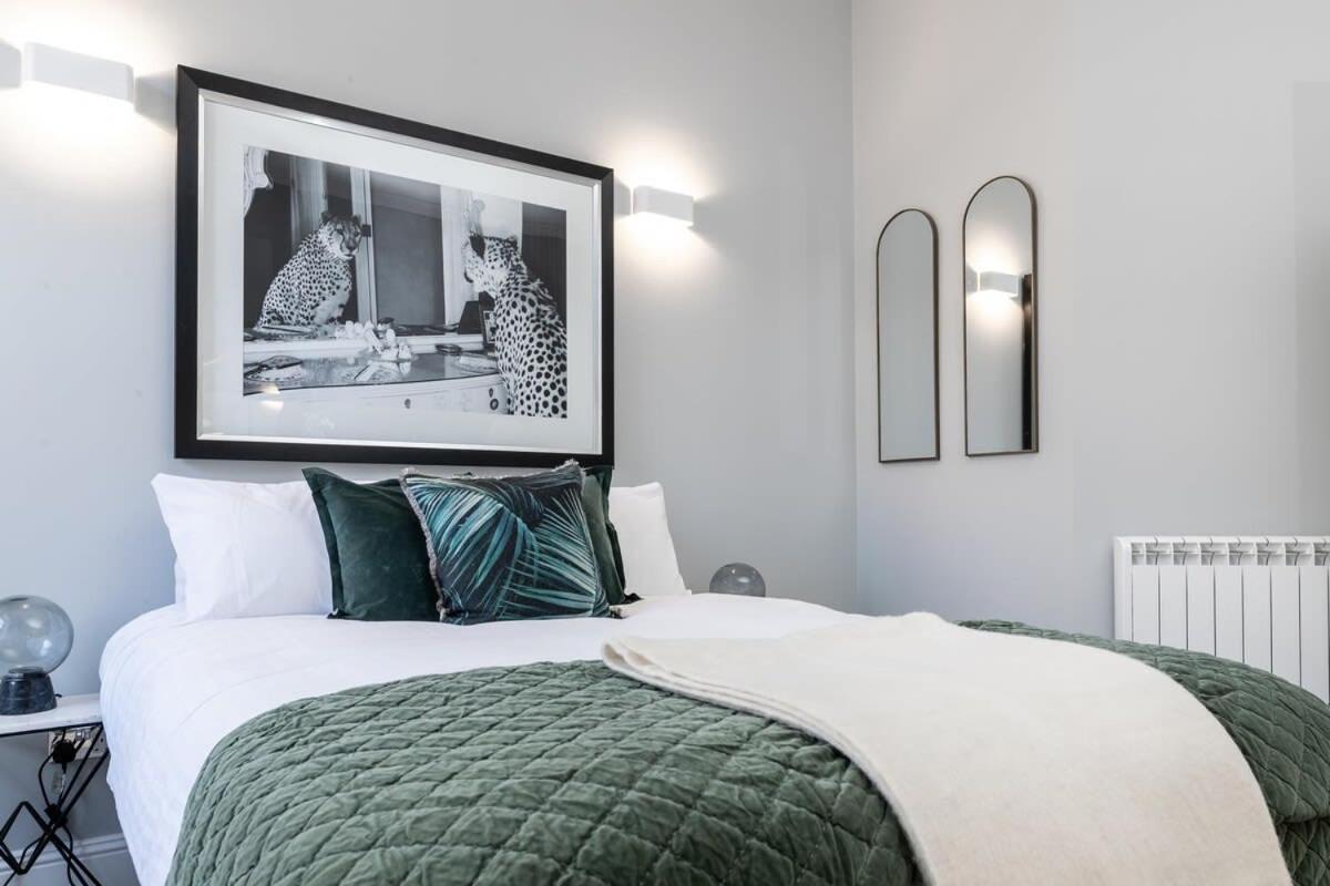 Beautiful 4 Bed Flat In Perfect Central Location กลาสโกว์ ภายนอก รูปภาพ